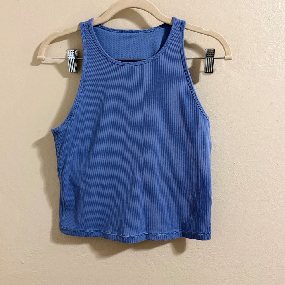 Vuori Plyo Cropped Tank Top Periwinkle Blue Medium Ribbed Athletic Crop Tank